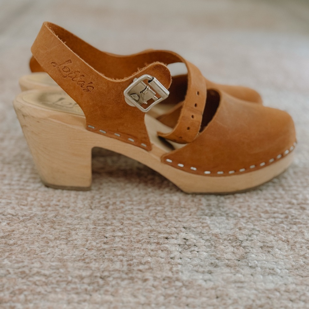 Lotta From Stockholm Tan Suede Leather Clogs